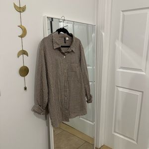 Divided long sleeve brown checkered button down